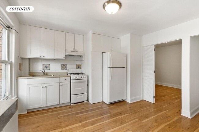 Building Photo - 192 22nd St Rental