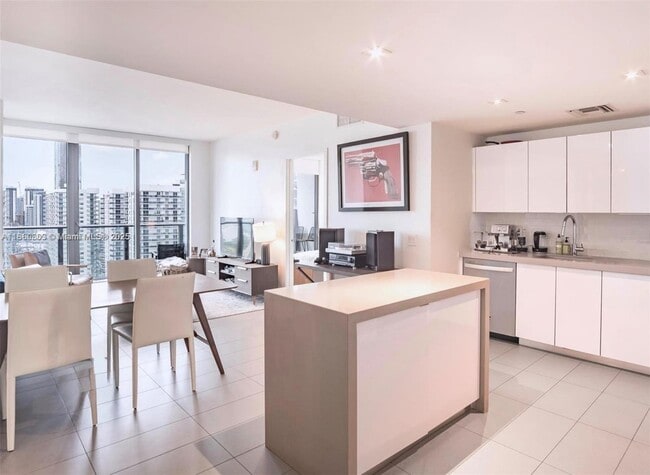 Building Photo - 1600 NE 1st Ave Unit 3008 Rental