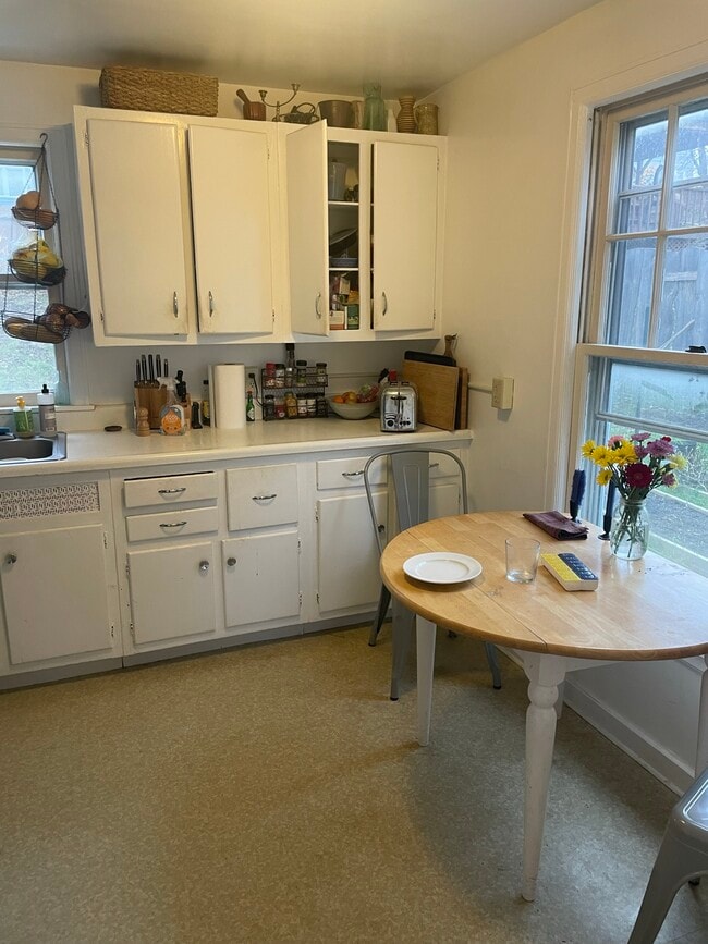 Photo - 115 Crescent Plz Unit 118