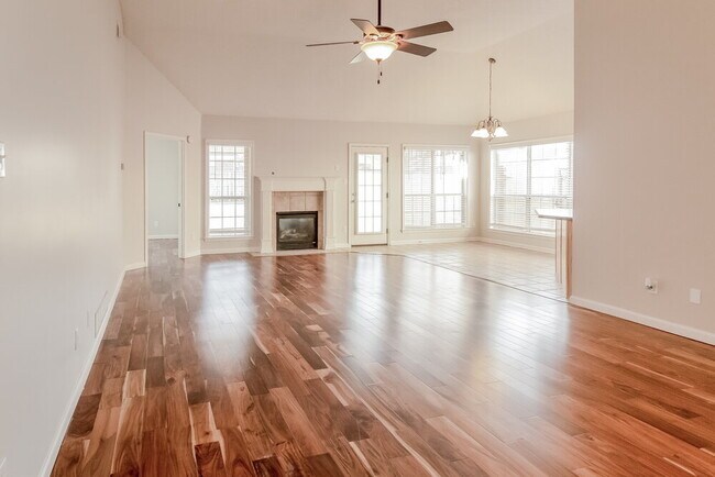 Photo - 3135 Quartz Dr