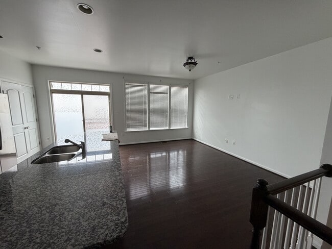 Photo - 6517 Newton Dr