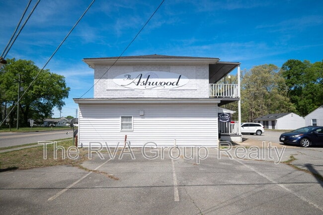 Photo - 3805 Woodlawn St Unit 12