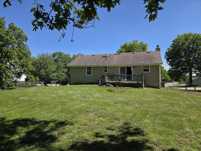 Photo - 200 Toucan St