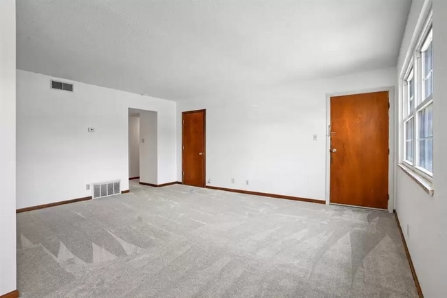 Photo - 2 Bedroom (with bonus craft room/ office) Condominium in Coralville.