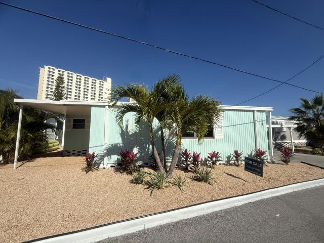 Building Photo - 1375 Pasadena Ave S