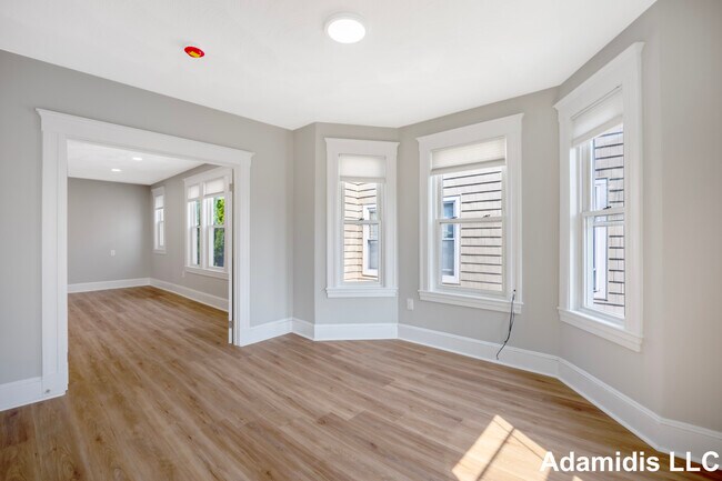 Photo - 21 Magnus Ave Unit 1