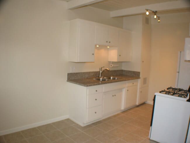 Photo - 3583 E N St Unit 2