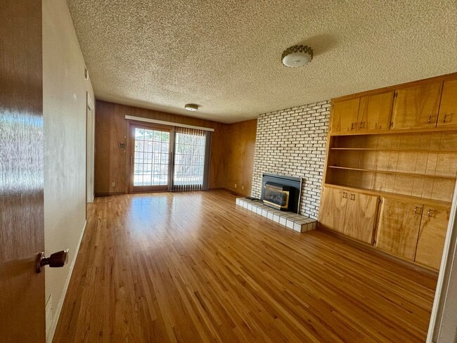 Photo - Well-maintained Northeast Gem!
