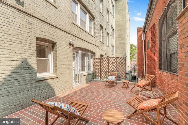 Photo - 1465 Columbia Rd NW