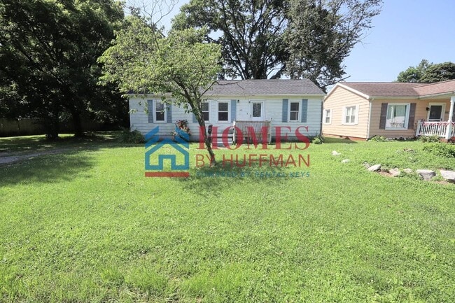 Building Photo - Three Bedroom House | Move in Ready