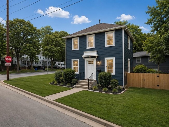 Building Photo - 3211 Tom Green St