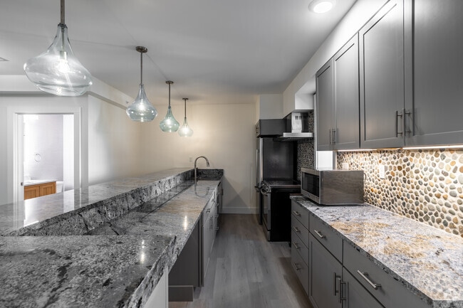 #303 - 2BR, 2BA - 1,541SF - Kitchen