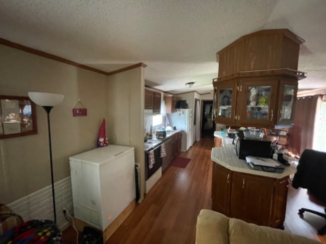 Photo - 330 Joshua Ln