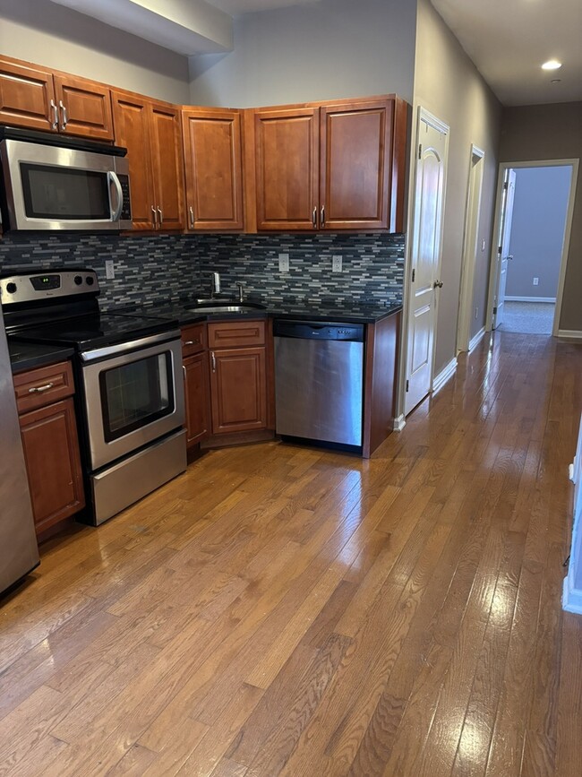 Photo - 1835 N Willington St