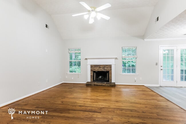 Photo - 425 Misty Brook Ct