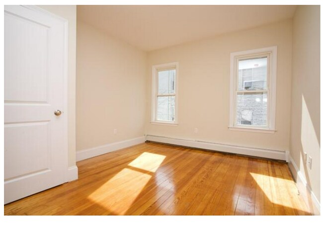 Photo - 12 Parker Hill Ave Unidad 3