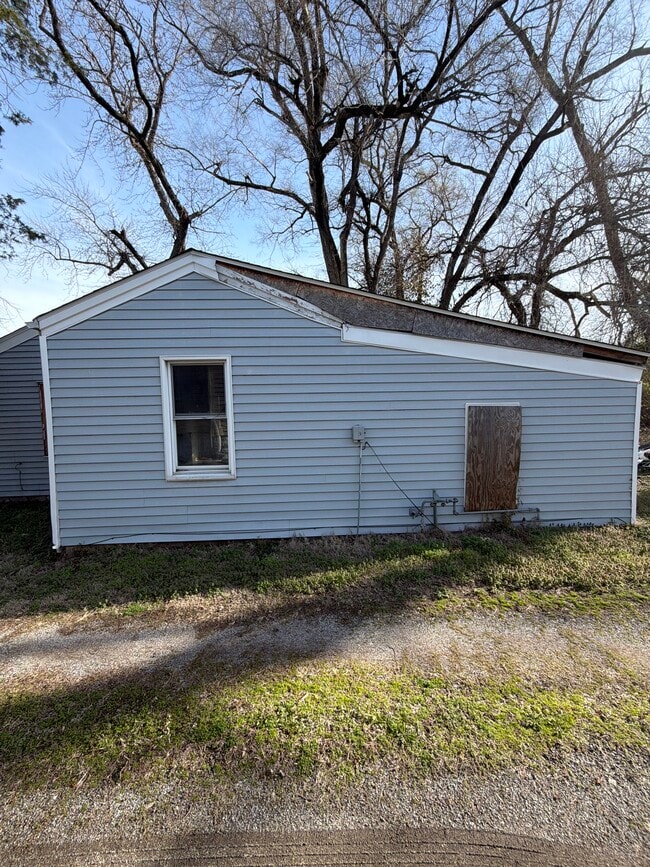 Photo - 730 N 74th St