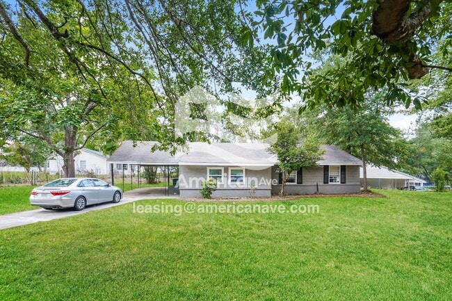 Building Photo - 618 Yates St NE