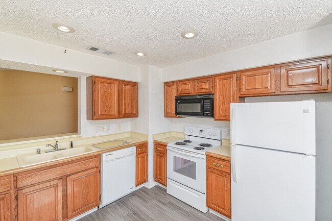 Photo - 2011 Spenwick Dr Unidad True