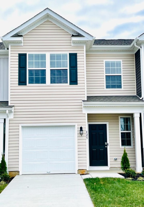 Photo - 425 Tevis St