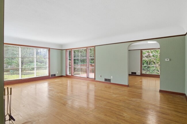 Photo - 8131 Veterans Dr SW