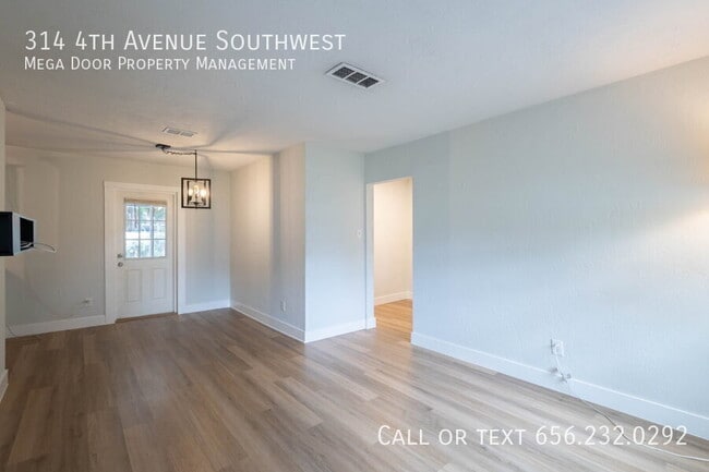 Photo - 314 4th Ave SW