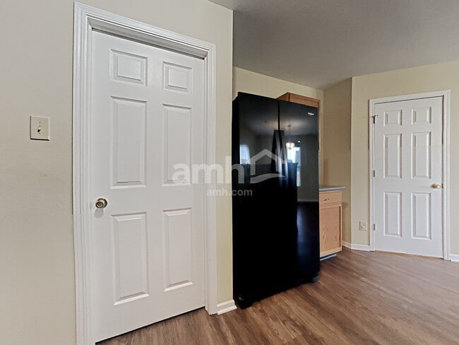 Photo - 3118 Hurst St