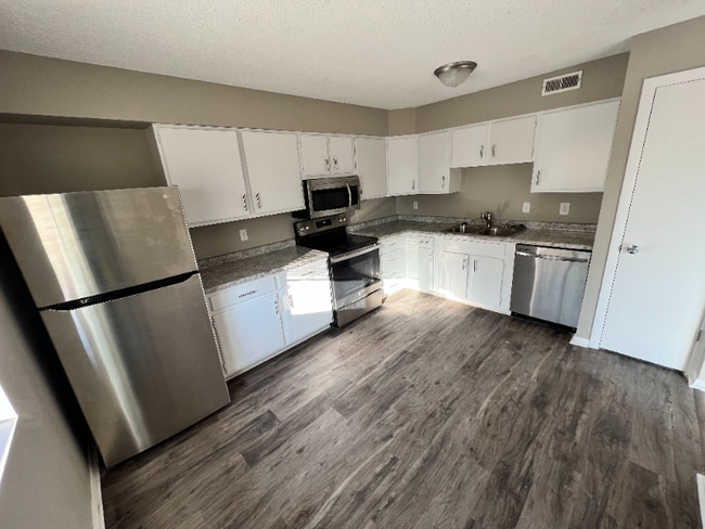 Photo - 3609 Baldwin Ave