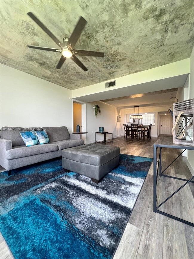 Building Photo - 1705 Whitehall Dr Unit 403