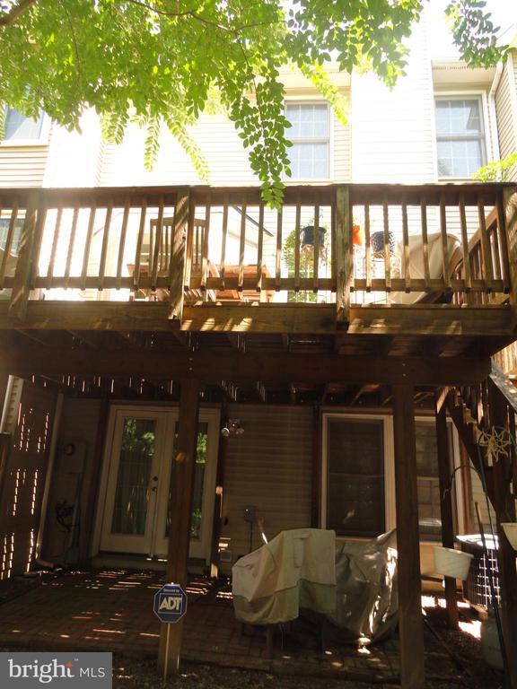 Building Photo - 2050 Meadow Springs Dr