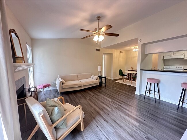 Photo - 3300 Pebblebrook Dr Unit 104