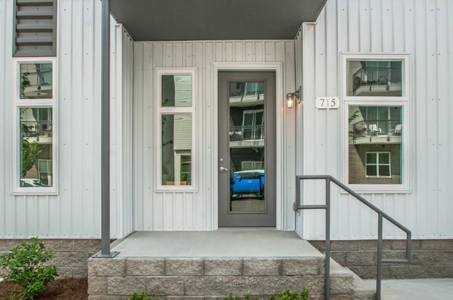 Photo - 727 Cleo Miller Dr