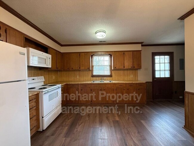 Photo - 1141 Eisenhower Rd