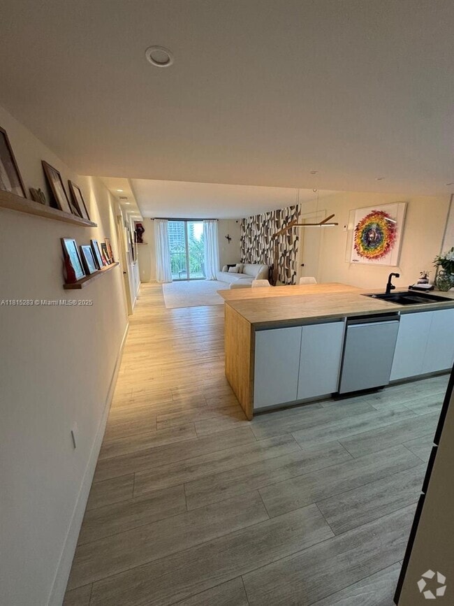 Building Photo - 210 Sea View Dr Unit 608 Rental