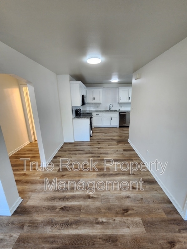 Photo - 519 E 14th St
