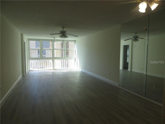 Photo - 121 Island Way Unit 332