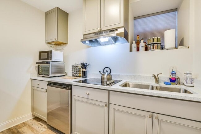 Photo - 4829 S Forrestville Ave Unit G