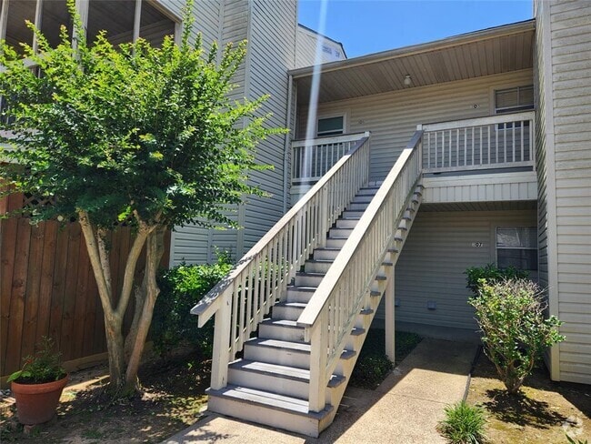 Building Photo - 7600 Emmett F Lowry Expy Unit 306 Rental