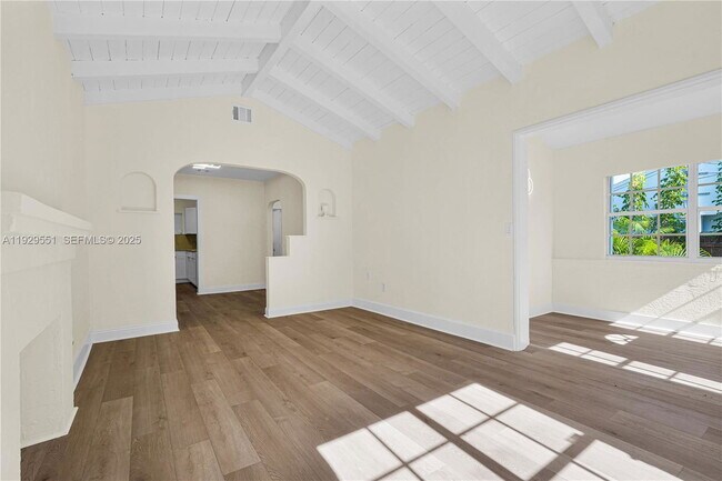 Photo - 47 NW 49th St