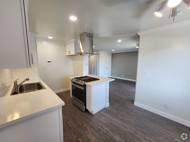 Unit 10 1BR - Palm Villa Apartments