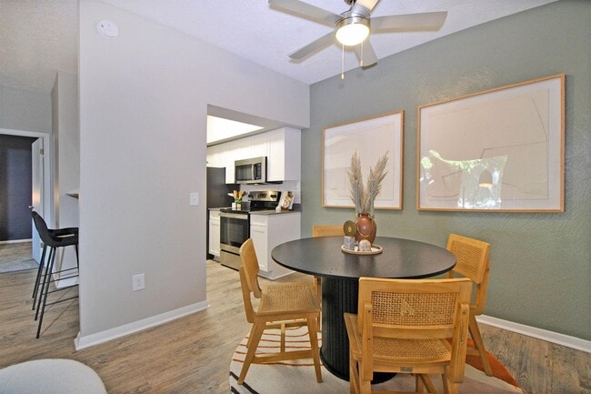 Photo - Fox Chase Apartments