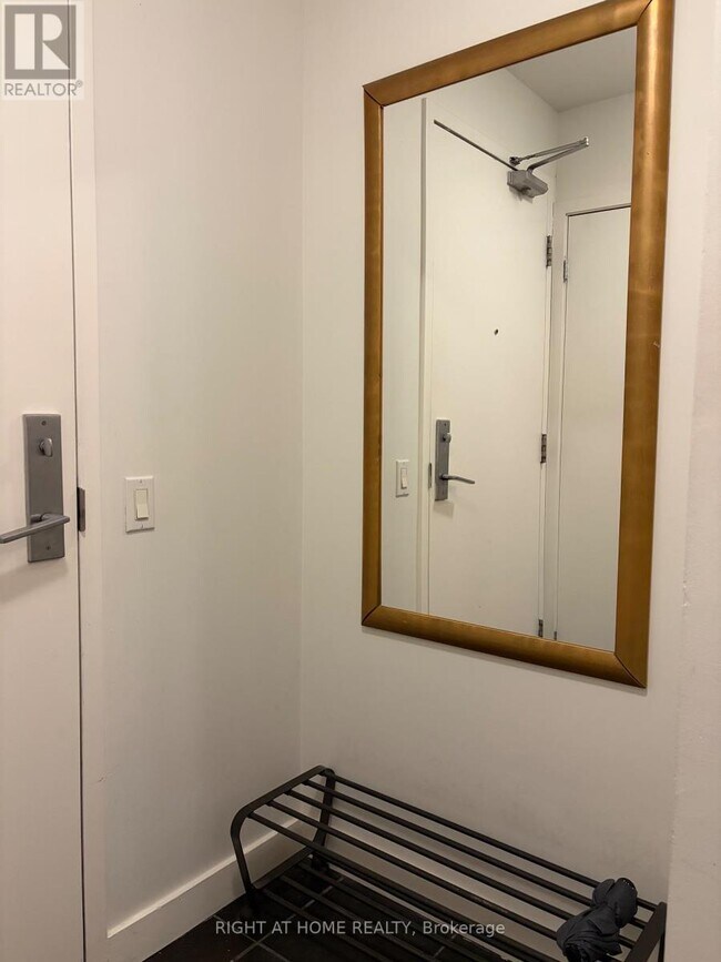 Photo - 38 Niagara St Unit 304