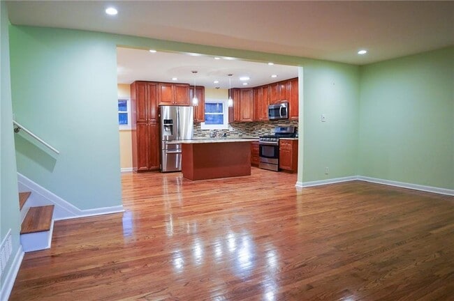 Photo - 2007 Candace Ln SE