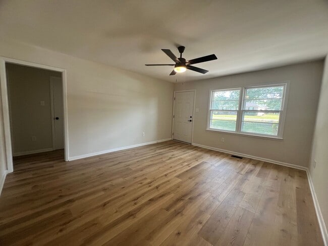 Photo - 1811 Battleground Dr
