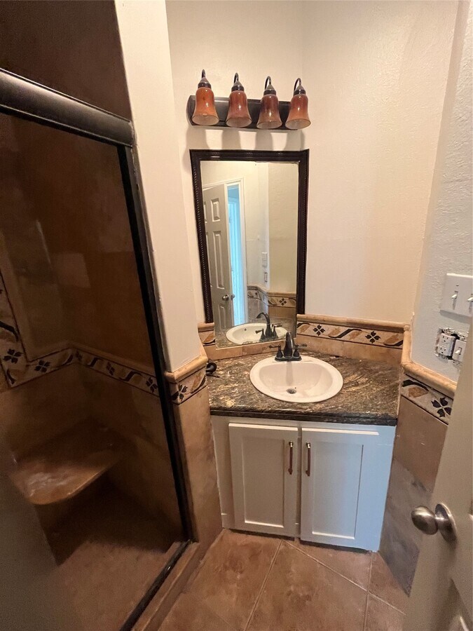 Photo - 15506 Waldron Cir Unidad A