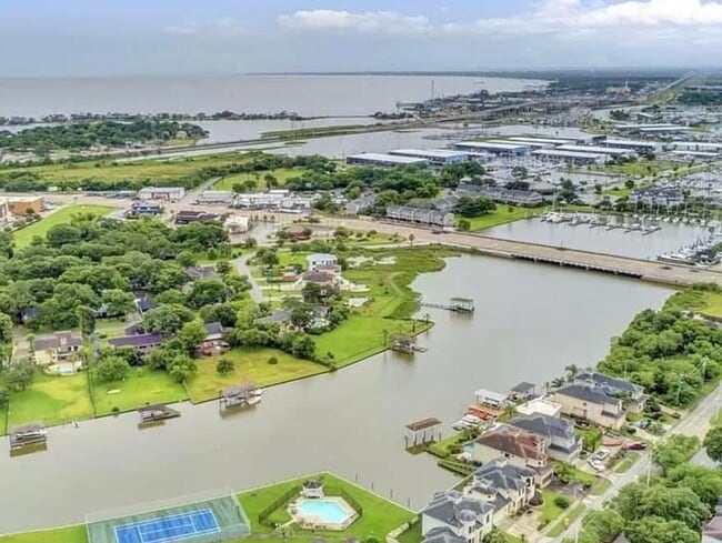 Photo - 1834 Lakeside Dr