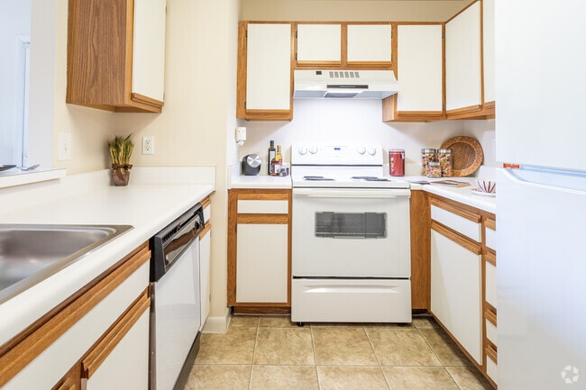 2BR, 2BA - 880 SF - itchen