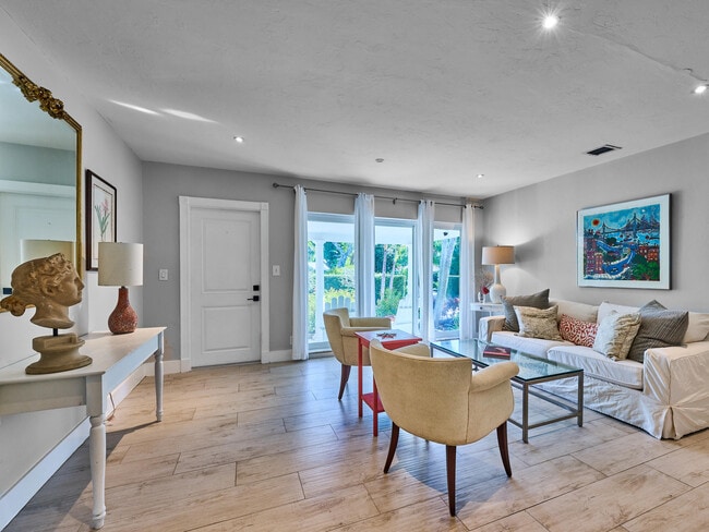 Photo - 301 NW 3rd Ct