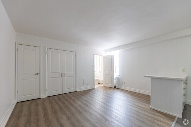 BACHELOR - 374SF - Living Room