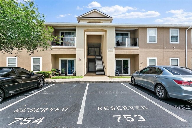 Building Photo - Great condo! New AC system!